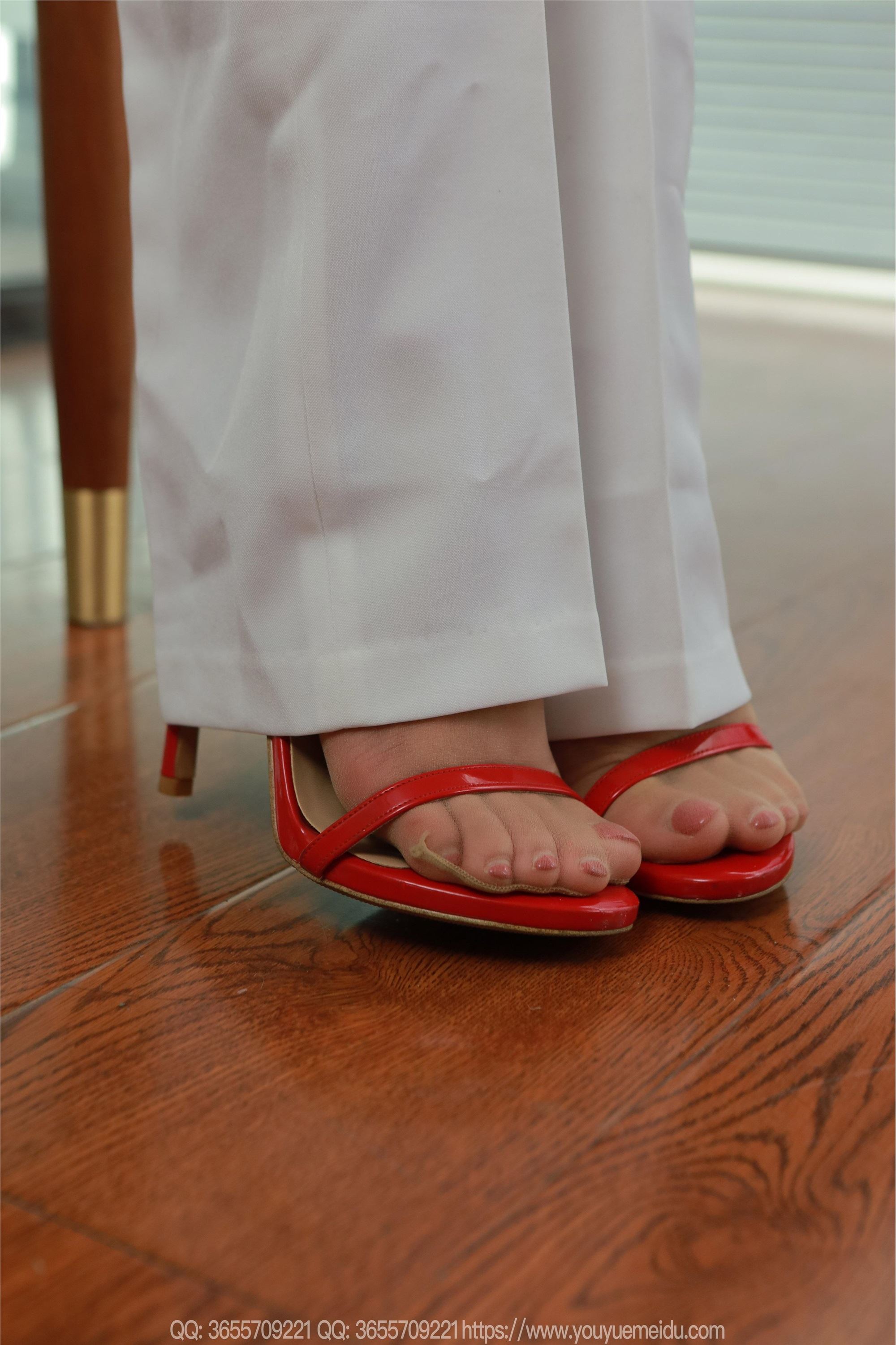 IESS异思趣向  2025.04.23 丝享家 2035 兔兔《白色裤里丝》